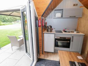 Willow Lodge At Bridge Lake Farm & Fishery