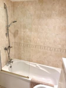 Charming 1BR Apartment In Heart of Cardiff Bay