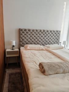 Six Windows Apartmani