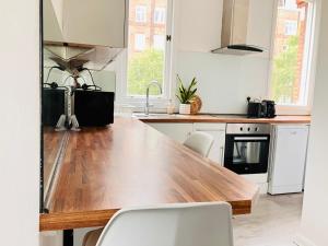 CHISWICK Charming flat - GREAT LOCATION!