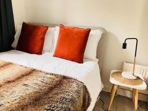 CHISWICK Charming flat - GREAT LOCATION!