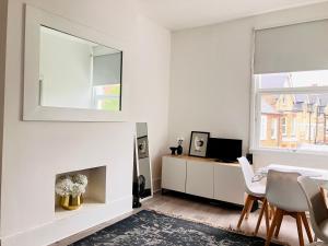 CHISWICK Charming flat - GREAT LOCATION!