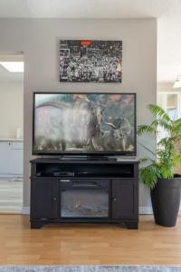 Hoodoo Hideout - 2BR House - Family Retreat - King Suite