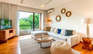 Luxury Suite at 5-Star Scenic Resort & Escape