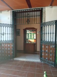 Spacious Garden Villa, private pool, huge grounds with orange trees