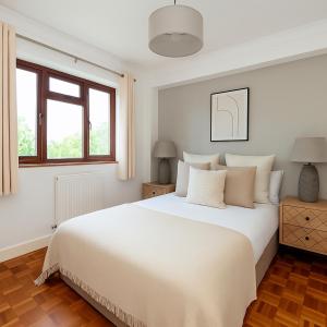 Spacious Flat in Prime Ealing