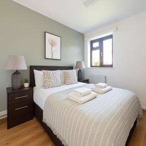 Spacious Flat in Prime Ealing