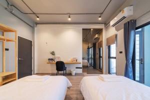 Bathtub, 2BR, 2BA, 120 Sqm, 6 Pax, Near BTS 7-11