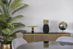 The Ocean Gaze by Homie