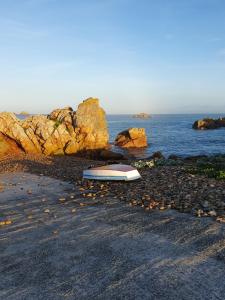 Ti an Avel, petite maison indépendante avec jardin à 5 minutes à pied de la mer