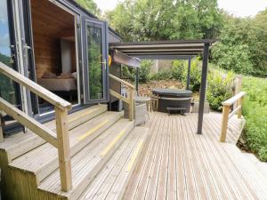 The Shepherds Hut at Bridge Lake Farm & Fishery