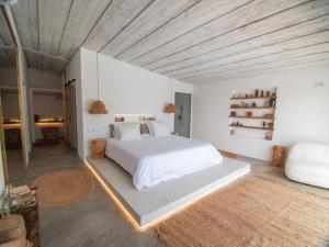 Casa Thala - Conceptual 3-Suite Villa & Hot Pool