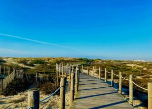 Modern Beach Flat with Pool & Sea View