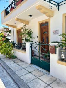 Eleni Seaside Retreat
