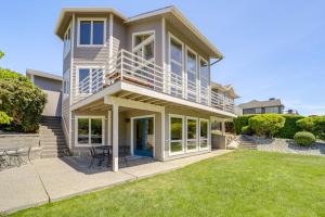 Modern Retreat with Hot Tub - Steps to Lake Chelan! - 4hvězdičkové hotely ve městě Manson