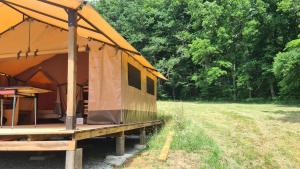 Tentes de luxe Tente lodge la perche : photos des chambres