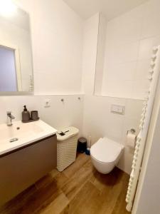 Luxury 1 BR flat with parking