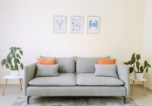 Stylish Retreat with Balcony, Steps to Seafront!