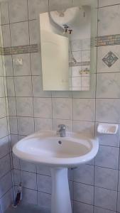 Captains Apartments in Olive Grove