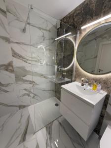 Central Elite Vista-with parking