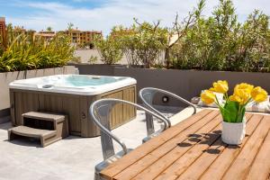 Marina 1BR Sofabed Near Beach With Private Jacuzzi