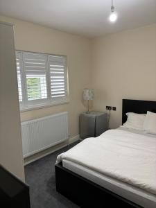 Double Room Ensuite in Croydon Family Home
