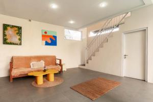 Baliwatchi villa with Kitchen, Wi-Fi and Pool