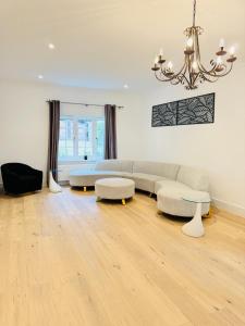 Luxury Ascot Indoor Heated Pool & Wellness Bubble Spa