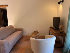 Villa paisible et relaxante avec piscine a la campagne