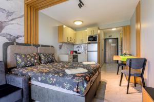 Azur Properties ap17