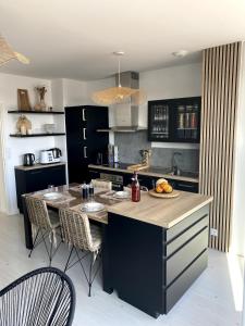 Appartement cosy 2 ch avec toit terrasse & parking - Lumineux et calme