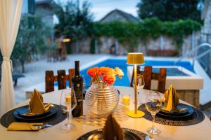 Villa Oaza Primošten With Heated Pool