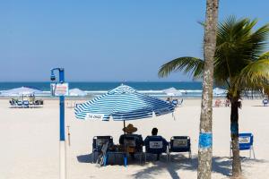 250m da praia com AC, 4 quartos| Brazilian Corner