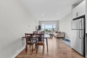 Nanaimo 2BR Oceanview Suite w Kitchen & Laundry