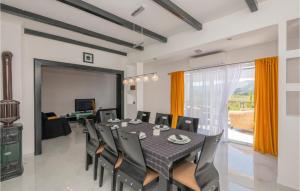 Awesome Home In Veliki Prolog