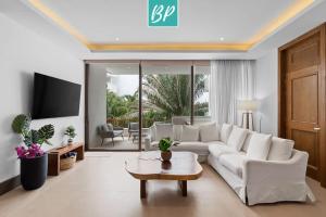 QUIYA - Luxury Condos with Exclusive Beach Club