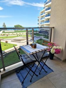 Sea view -10 min to Beach -Weekend SPA access -Fast Wi-Fi