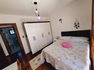 Quarto familiar na cidade do Cristo