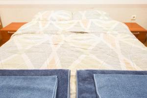 DOWNTOWN - BEST Price Small Apartment