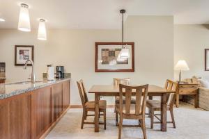 Capitol Peak Lodge 3415 by Snowmass Mountain Lodging