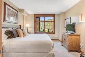 Capitol Peak Lodge 3415 by Snowmass Mountain Lodging