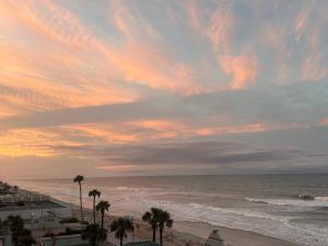 Cozy Studio with Direct Ocean View
