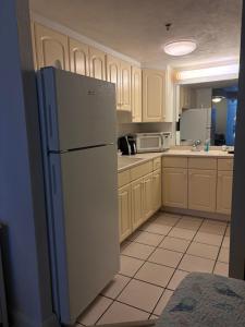 Cozy Studio with Direct Ocean View