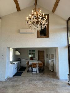 Maisons de vacances A Majeste maison de campagne 10 personnes a Barcugnan, Gers : photos des chambres