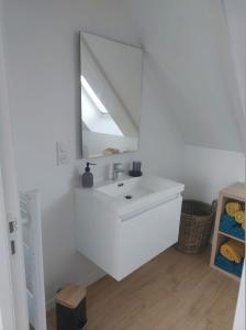 Maisons de vacances Maison Ile de Groix & sa voiture : Maison 3 Chambres