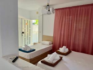 PELEKAN rooms and apartments athina 11