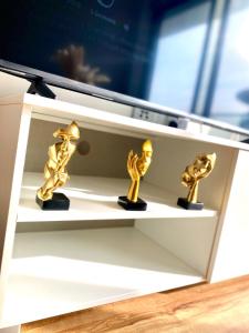 Luxe 2 Bed - Water View and Parking