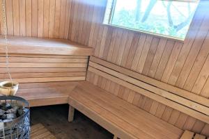 Apartment with river view, sauna, boat