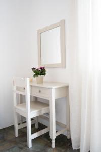 Sirokos Studio at Winds House in Ampelas