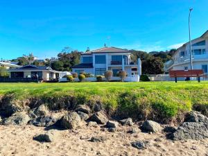 Beachfront Arkles Bay